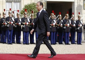 Socialist Francois Hollande sworn in as France\'s new President