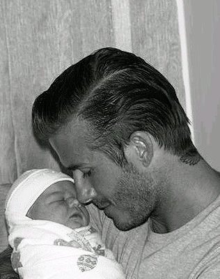 David and Victoria Beckham posted first pictures of baby girl, Harper Seven