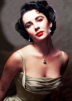Elizabeth Taylor\'s \'La Peregrina\' pearls sold at NY auction for $11.8 biography Elizabeth Taylor\'s \'La Peregrina\' pearls sold at NY auction for $11.8 biography