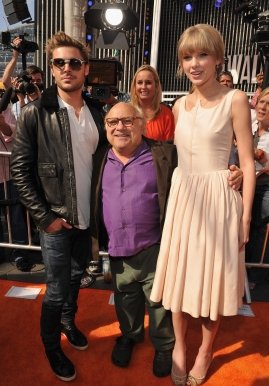 Taylor Swift looks vintage while attending \'The Lorax\' premiere in Hollywood biography